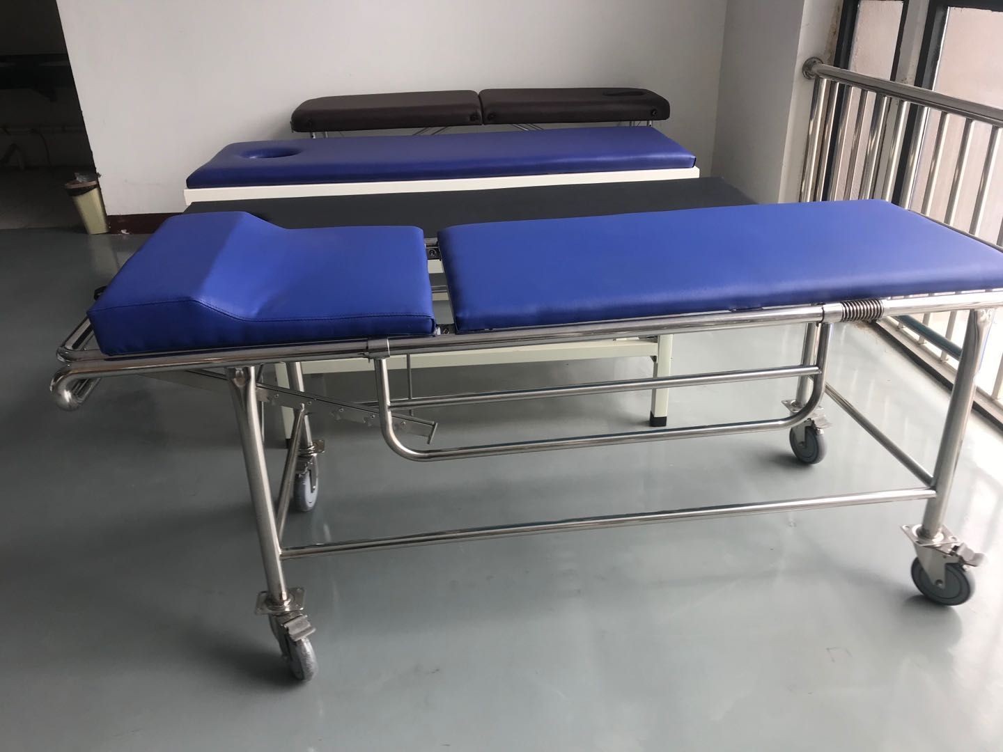 MRI Non-Magnetic Stretcher